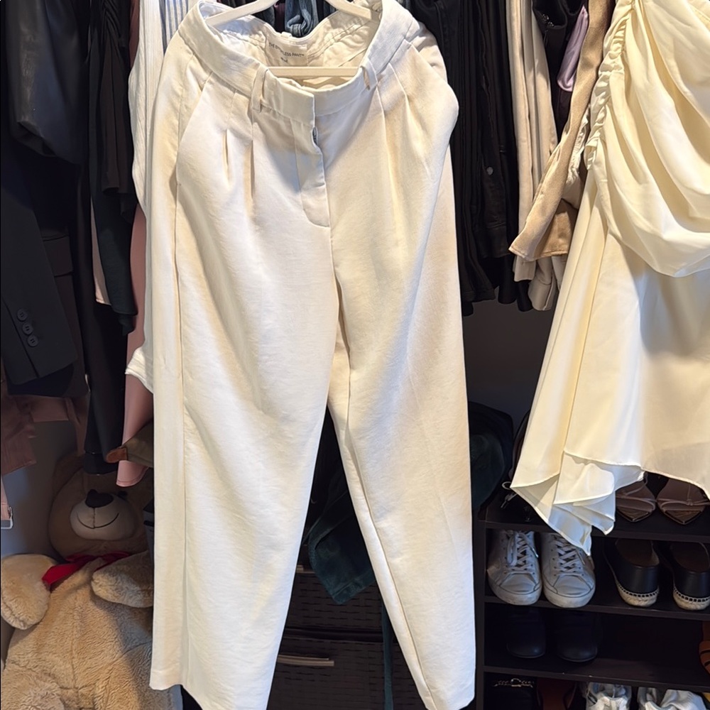 Aritzia The Effortless Pant